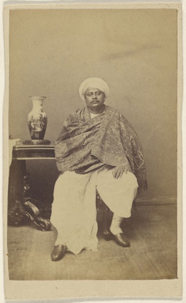 Hindu man in turban, seated; about 1865; Albumen silver print