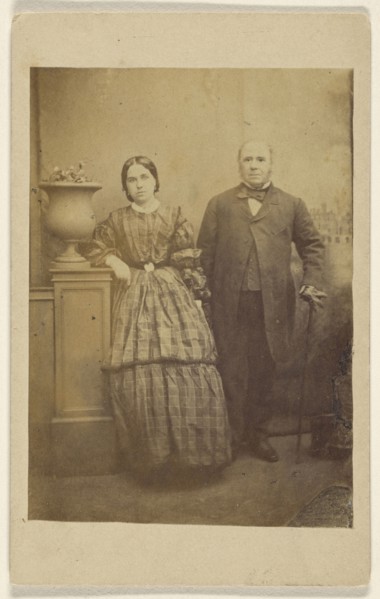 Mrs. Mackay's mother & father; Ross & Thomson, Scottish, active about 1850s, 1860s; Albumen silver print