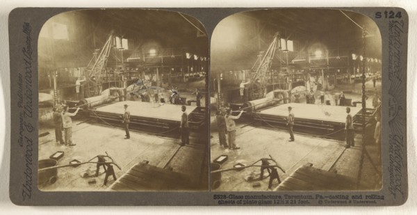 Glass manufacture, Tarentum, Pa. - casting and rolling sheets of plate glass 12 1,2 x 21 feet; Underwood & Underwood American