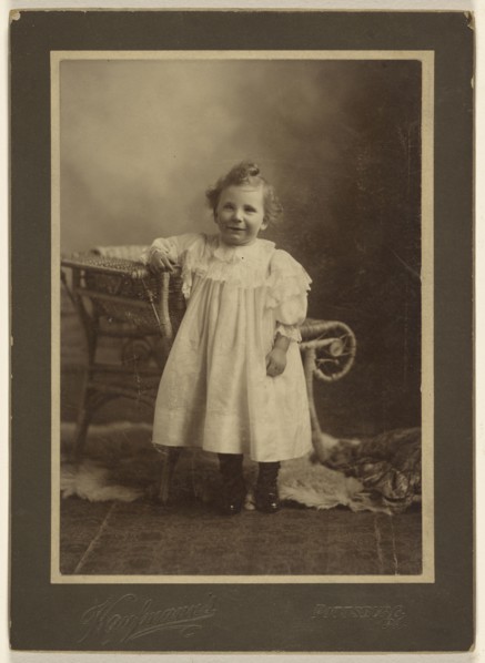 Little girl, standing; Kaufmann, American, active 1900s, about 1910; Gelatin silver print