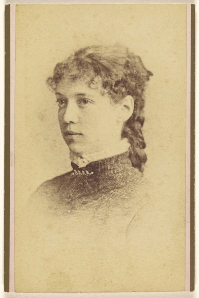 young woman in 3,4 profile, printed in vignette-style; Hastings & White & Fisher; about 1885; Albumen silver print