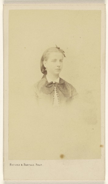 French woman, printed in vignette-style; Bayard & Bertall; about 1862; Albumen silver print
