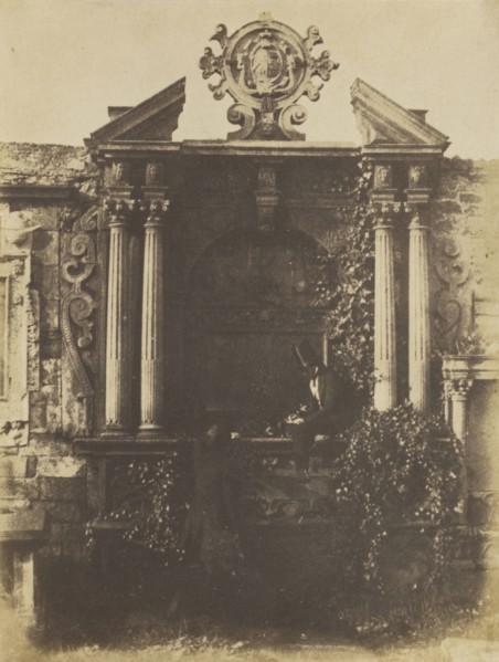 Byres Monument, Greyfriars Churchyard; Hill & Adamson, Scottish, active 1843 - 1848, Scotland; 1843 - 1848; Salted paper print