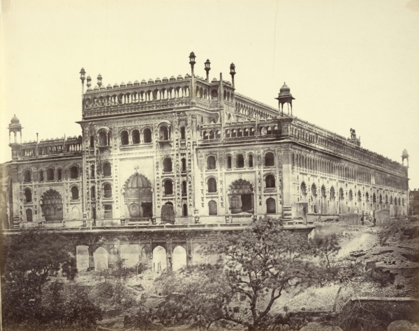 Exterior of Asaf-ud-Daula's Imambara, or Tomb; Felice Beato, 1832 - 1909, Henry Hering, 1814