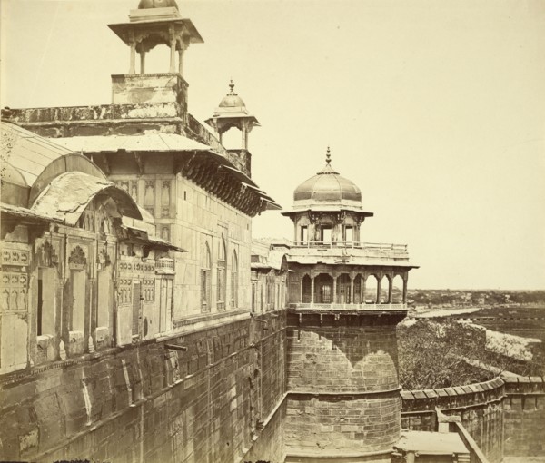 Summum Bourg in the Fort Agra; Felice Beato, 1832 - 1909, Henry Hering, 1814 - 1893, India