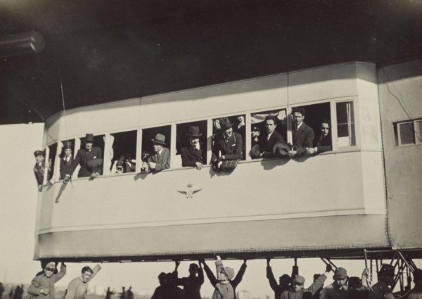 Blimp's gondola; Fédèle Azari, Italian, 1895 - 1930, Italy; 1914 - 1929; Gelatin silver print; 11.6 x 12 cm, 4 9,16 x 4 3,4 in