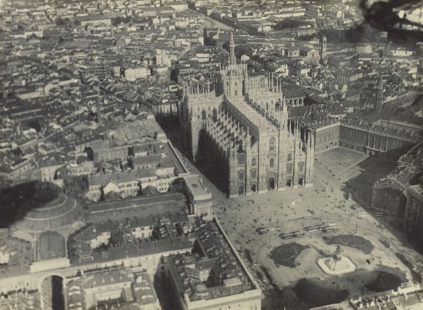 Milan Duomo; Fédèle Azari, Italian, 1895 - 1930, Italy; 1914 - 1929; Gelatin silver print; 17.4 x 23.5 cm, 6 7,8 x 9 1,4 in