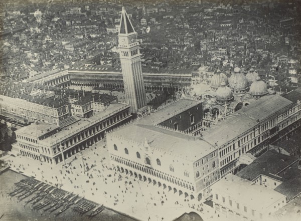 Piazza San Marco, Venice, Italy; Fédèle Azari, Italian, 1895 - 1930, Milan, Italy; 1914 - 1929; Gelatin silver print