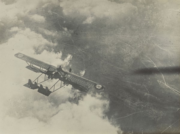 Flying airplane; Fédèle Azari, Italian, 1895 - 1930, Milan, Italy; 1914 - 1929; Gelatin silver print; 17.4 x 23.4 cm