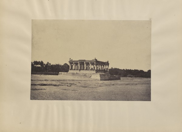 Madura. Munduppum in the Bed of the Vygay River Seen from the Causeway; Capt. Linnaeus Tripe, English, 1822 - 1902, Madura