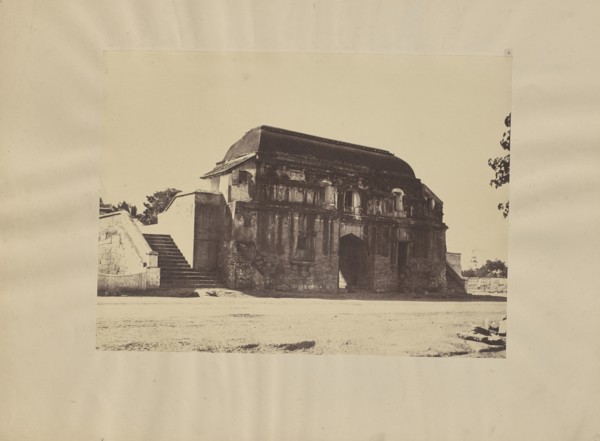 Madura. The Civil Hospital, Once a Gate of the Old Fort; Capt. Linnaeus Tripe, English, 1822 - 1902, Madura, India; 1858
