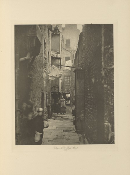 Close No. 37 High Street; Thomas Annan, Scottish,1829 - 1887, Glasgow, Scotland; negative 1868; print 1900; Photogravure