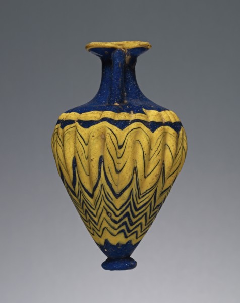 Amphoriskos; Eastern Mediterranean; 6th - 4th century B.C; Glass; 11 cm, 4 5,16 in