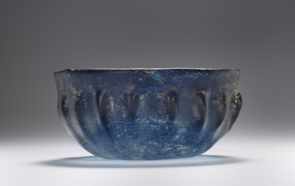 Bowl; Eastern Mediterranean; 2nd - 1st century B.C; Glass; 6.5 x 12.5 cm, 2 9,16 x 4 15,16 in