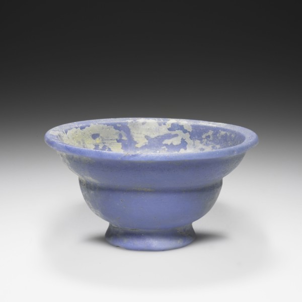 Bowl; Eastern Mediterranean or Italy; end of 1st century B.C. - beginning of 1st century A.D; Glass; 4 x 7.8 cm