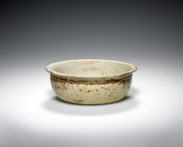 Bowl; Eastern Mediterranean or Italy; end of 1st century B.C. - 1st century A.D; Glass; 3 x 8.6 cm, 1 3,16 x 3 3,8 in
