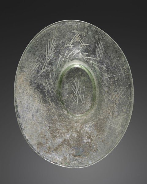 Plate; presumably Egypt; 3rd - 4th century; Glass; 4.5 x 23 cm, 1 3,4 x 9 1,16 in