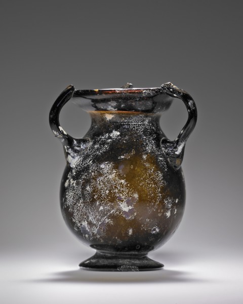 Jar; Eastern Mediterranean; 3rd - 4th century; Glass; 9 x 5.3 cm, 3 9,16 x 2 1,16 in