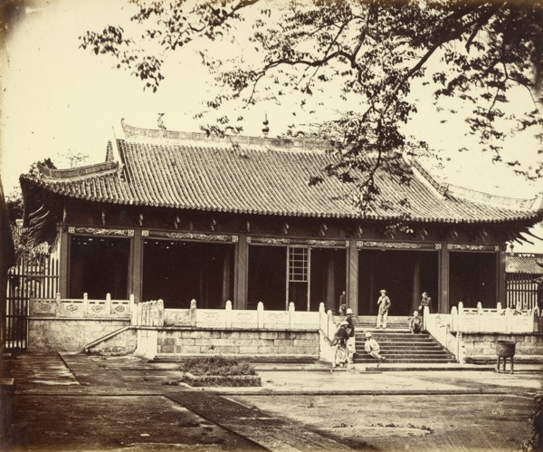 Temple of Confucius, Canton, Guangzhou, China; Felice Beato, 1832 - 1909, Henry Hering, 1814 - 1893