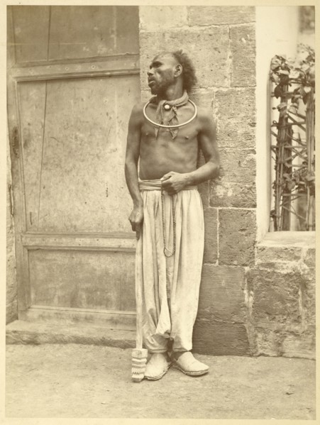 Derviche mendiant de la haute Égypte, orientalist photography, Hart, Ludovico, Albumen, 1860s, Egyptian dervish. 21 Derviche