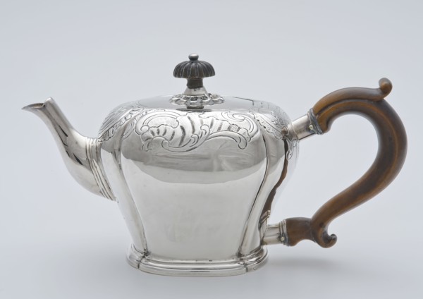 Silver teapot with brown knob and ear, teapot crockery holder silver wood, engraved chased cast Baluster-shaped body