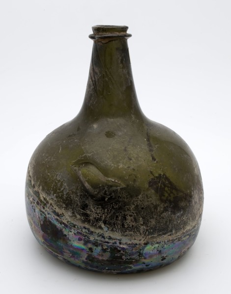 Bulbous bottle, dutch onion, belly bottle bottle holder soil find glass, neck with irregularly laid around going to wrap sharp
