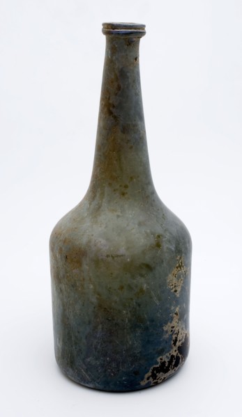 Cylindrical wine bottle, wine bottle bottle holder soil find glass, free blown and shaped in blown glass application Cylindrical