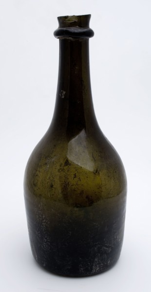 Pouring bottle, bottle holder bottomfound glass, handblown glass application Pouring bottle In clear green glass with slim belly