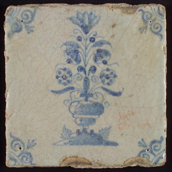 Tile, flower pot in blue on white, corner motif oxen head, wall tile tile footage earth discovery ceramics pottery glaze, baked