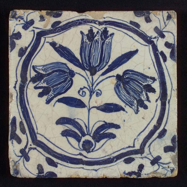 Tile, three-tier in braces in blue on white, corner motif, wing-leaf, wall tile tile sculpture ceramic earthenware glaze, baked