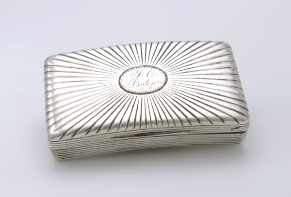 Silver tobacco box J.C. Baten, snuff box holder metal silver gold?, on top cover: J.C. To save income tobacco tobacco box snuff