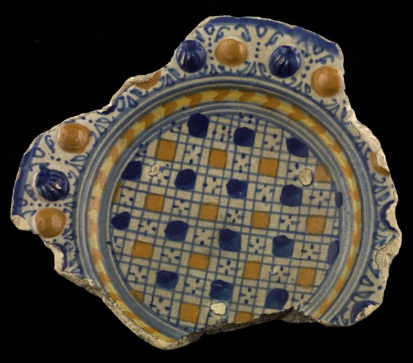 Majolica plate, polychrome with shell-shaped and smooth knobs, chessplate decor, plate dish tableware holder majolica soil