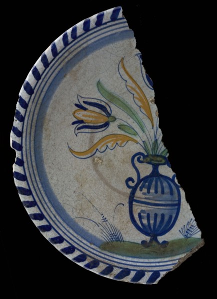 Half majolica dish, polychrome, flower vase with tulips, cable edge, plate crockery holder soil find ceramic earthenware enamel