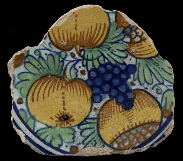 Fragment majolica dish, polychrome, decor of grapes, apples and pomegranates, plate crockery holder soil find ceramic