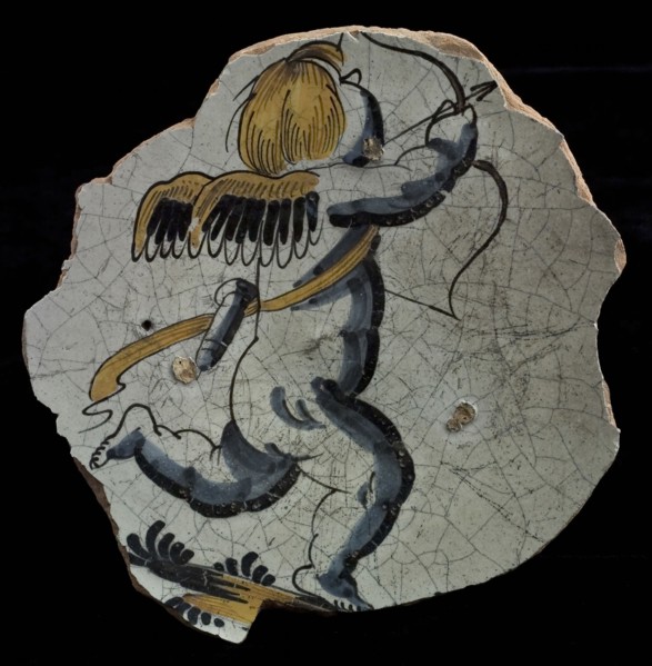 Fragment majolica dish, polychrome, chubby amor or putto with bow and arrow, plate dish crockery holder soil find ceramic