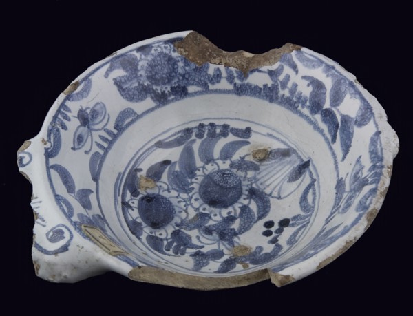 Majolica dish with ears, blue on white, Chinese garden as decor, papkom bowl crockery holder earth discovery ceramics pottery