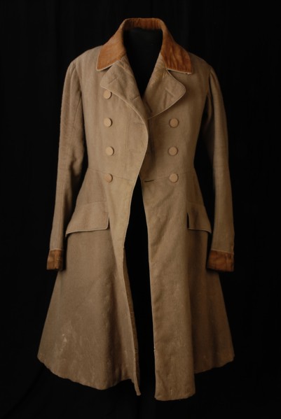 Men's jacket, fitted and wide flared from the waist, gray green wool flannel with velvet cuffs and collar, double row of buttons