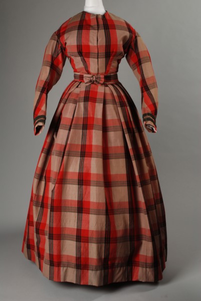 Two-piece dress in red-black-beige checkered wool, frock outerwear women's clothing wool cotton metal nr.1.: mid back 36.0