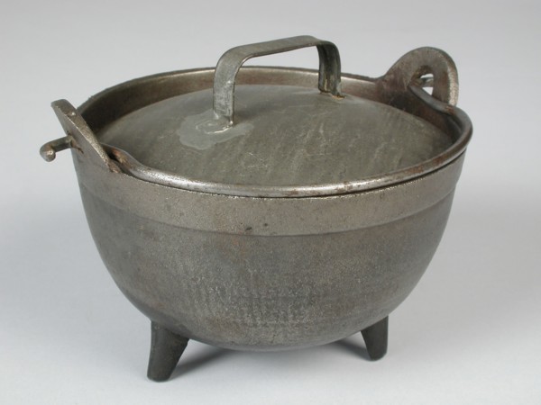 metaalwerker: Gresnich, Cast-iron miniature cooking pot, cooking pot crockery holder kitchenware miniature toy relaxing device