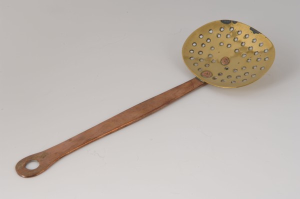 metal worker: Gresnich, Copper miniature skimmer, skimmer kitchenware miniature toy relaxant model copper brass, whipped riveted