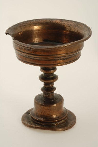 Small salt barrel on round base, with three knots in the trunk, salt bar tableware bronze metal, cast bronze salt vessel bronze