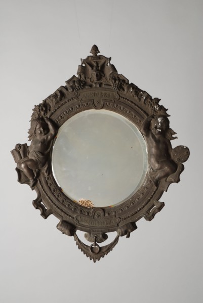 sculptor: Leo Paulus Johannes Stracké, Design for round mirror with driven copper frame, mirror interior design glass copper