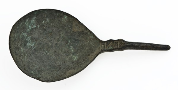 Copper spoon with fig-shaped bowl, on transition to stem the letters IVT, spoon cutlery soil find copper bronze? metal, Struck