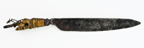 Knife with narrow, pointed blade and legs with carved decoration, knife cutlery soil find tin? bone metal, archeology Rotterdam