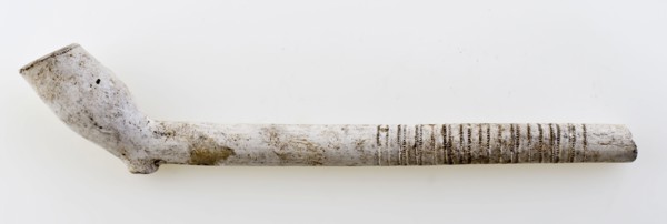 Clay pipe, marked, with decoration bands embossed on handle, clay pipe smoking equipment smoke floor earthenware ceramic pottery
