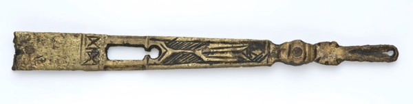 Brass tongue, long and narrow, ending in an oval eye, engraved decoration, fitting belt accessory soil find copper brass metal