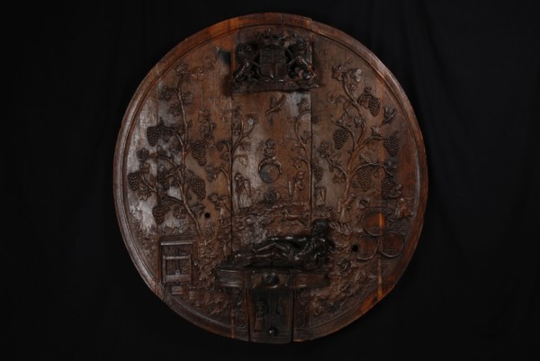 Sculpted oak bottom or lid of wine barrel, wine barrel barrel holder wood oak bronze bronze ), carved cutted Carved bottom or