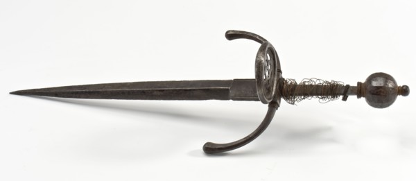 Left hander in Dutch style, with openwork blade and special handle, left hand dagger weapon soil find iron steel metal, cast