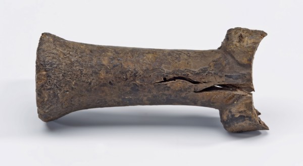 Lifts kidney dagger, kidney dagger dagger knife stab weapon weapon part ground find wood iron metal, forged Heft of kidney