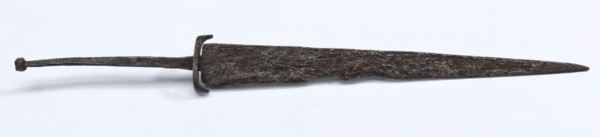 Blade with baffle plate of kidney dagger with single blade, kidney dagger dagger knife stab weapon weapon fragment soil find